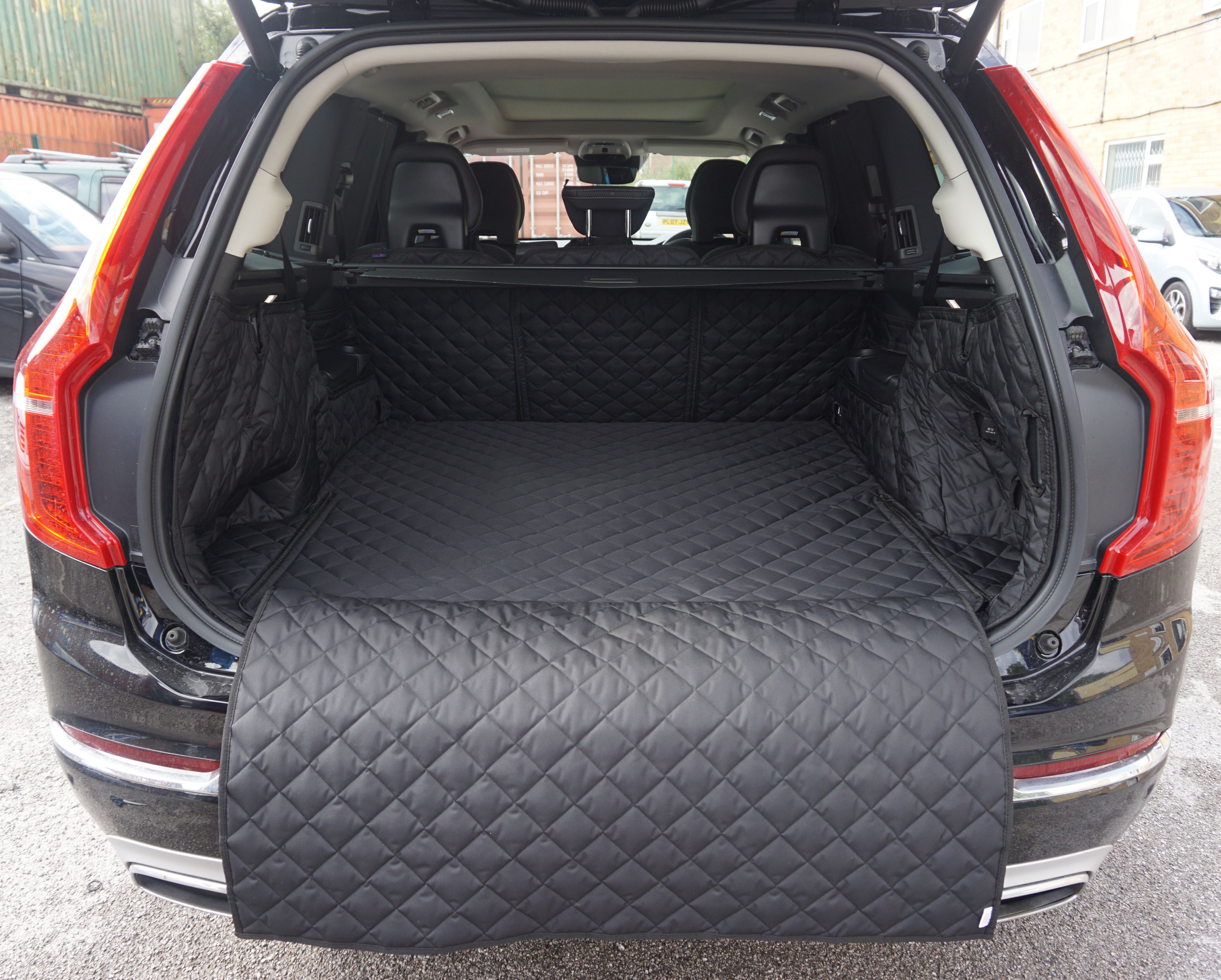 Volvo XC90 Boot Liner - Optional Bumper Flap