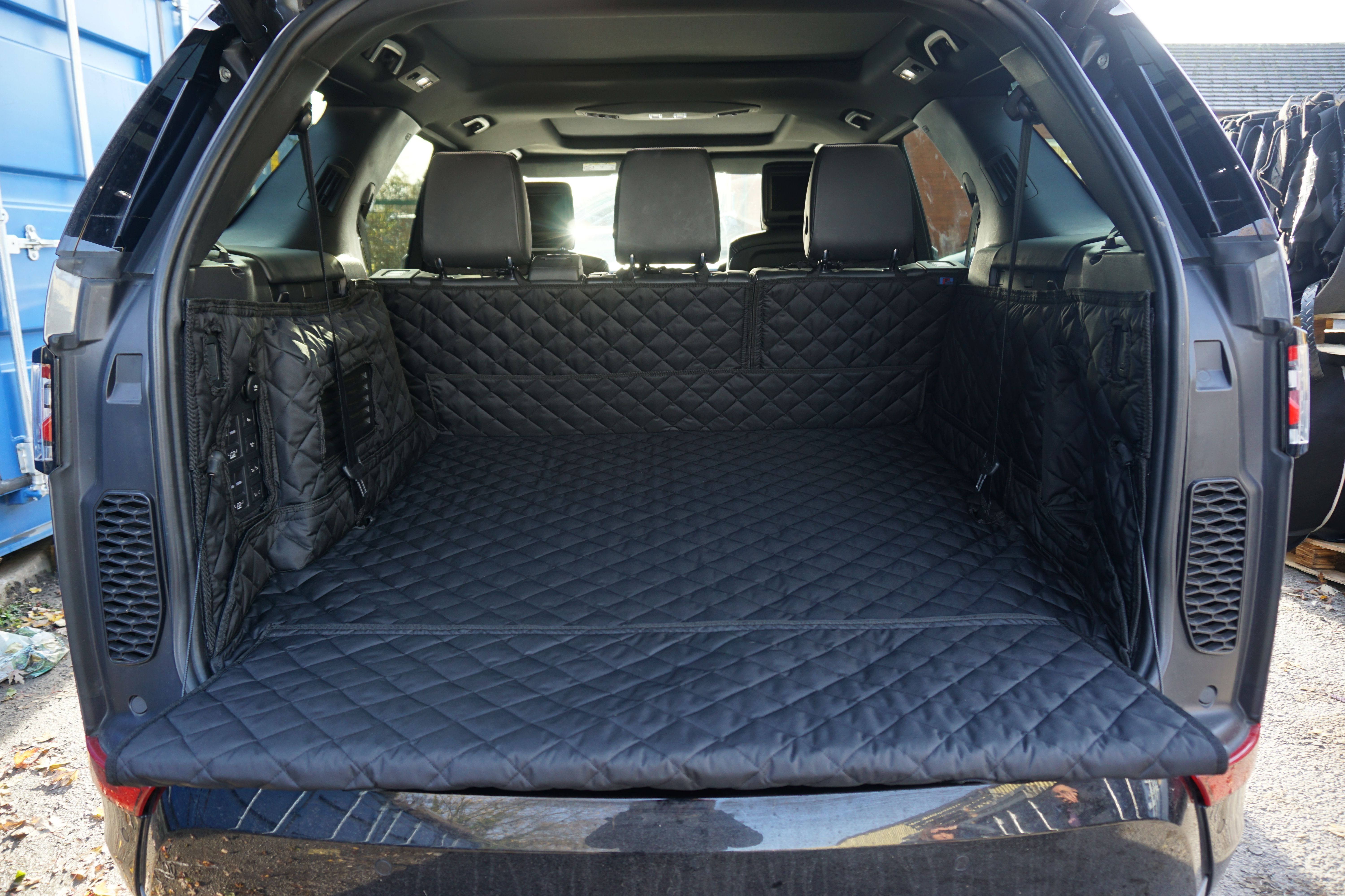 Land Rover Discovery 5 - Fully tailored boot liner