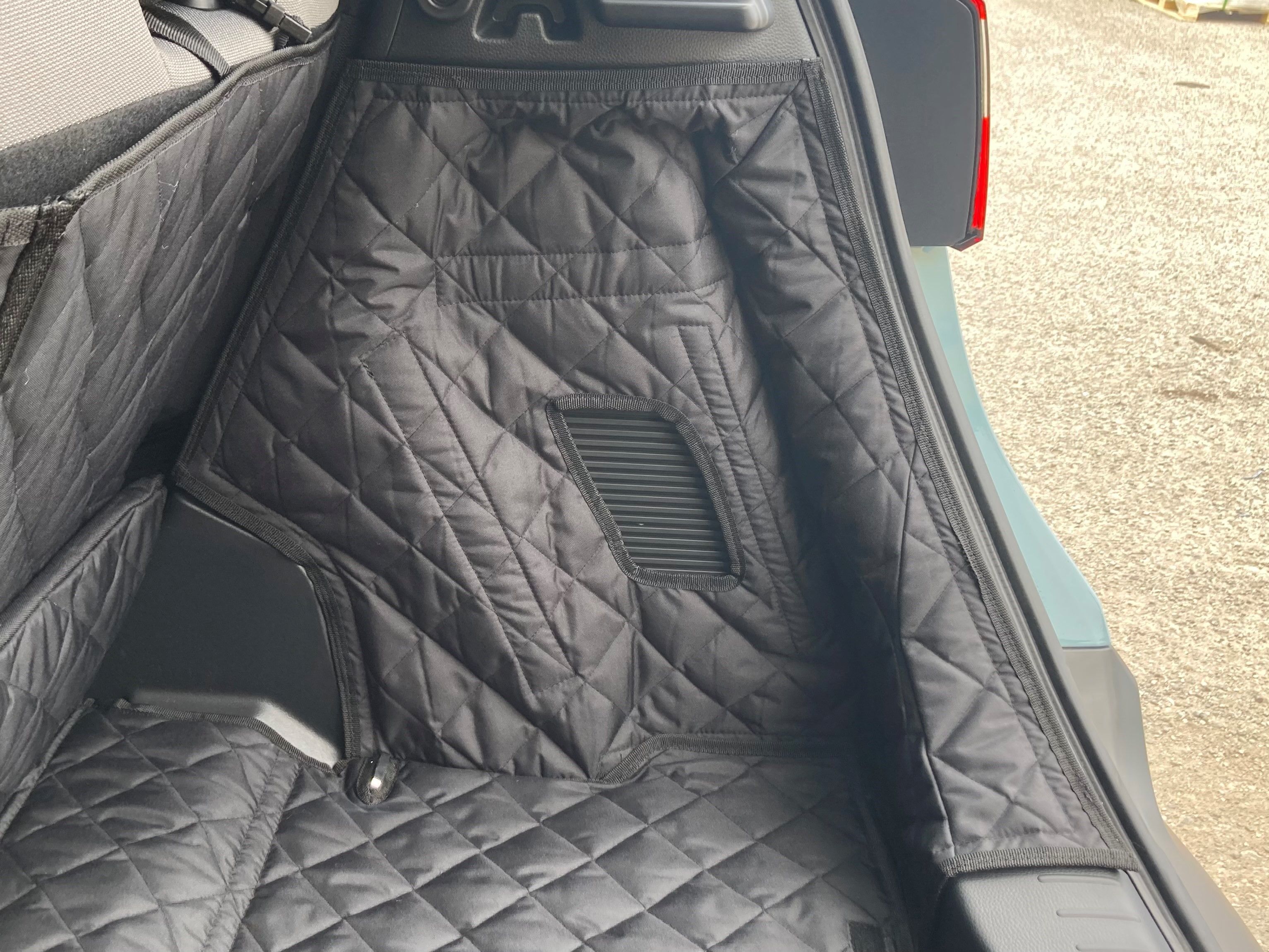 1 Piece Fully Tailored Boot Liner