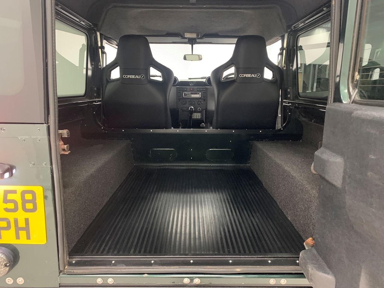 1 Piece Fully Tailored Boot Liner